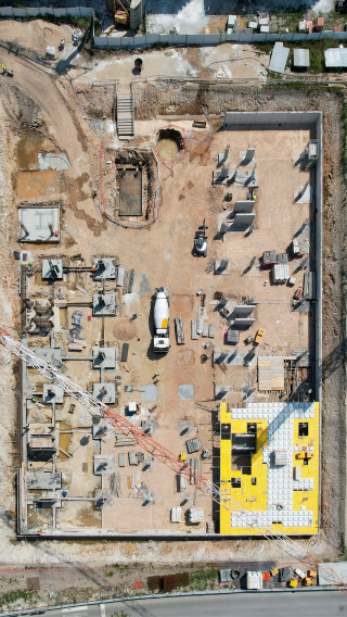 Edifício A em fase final de fundações